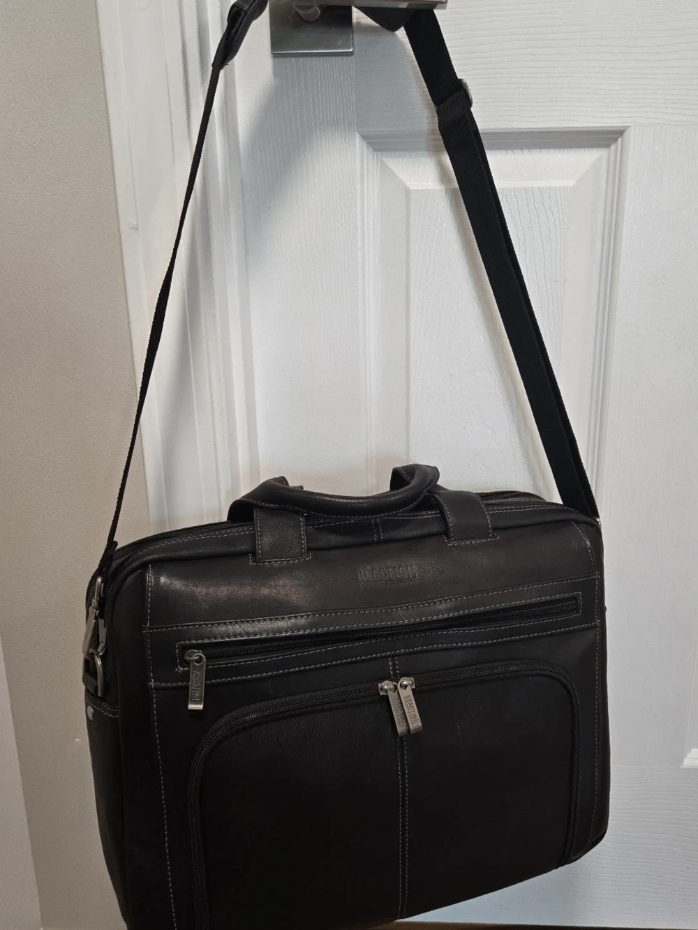 NWOT Kenneth Cole Reaction 